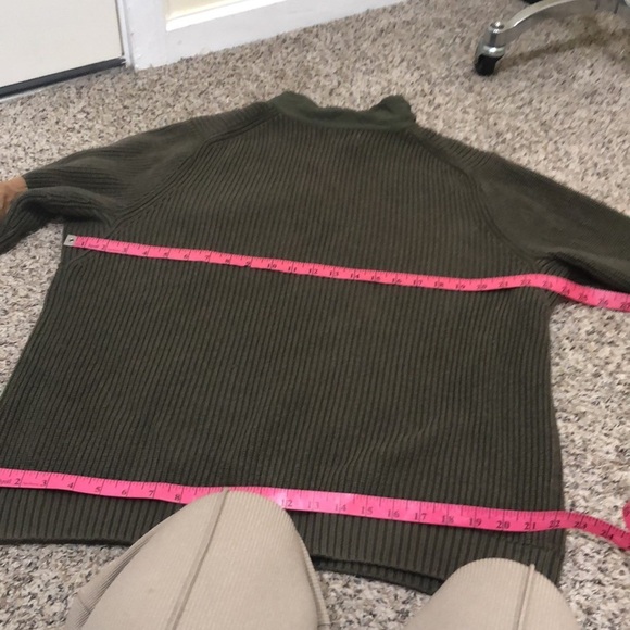 Duluth Sweater Size Large Olive Green Elbow Patch - Picture 4 of 6
